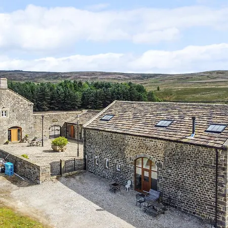 Snave Barn *